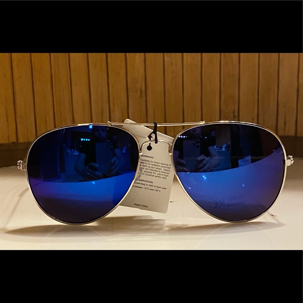 Nice Owl sunglasses in blue